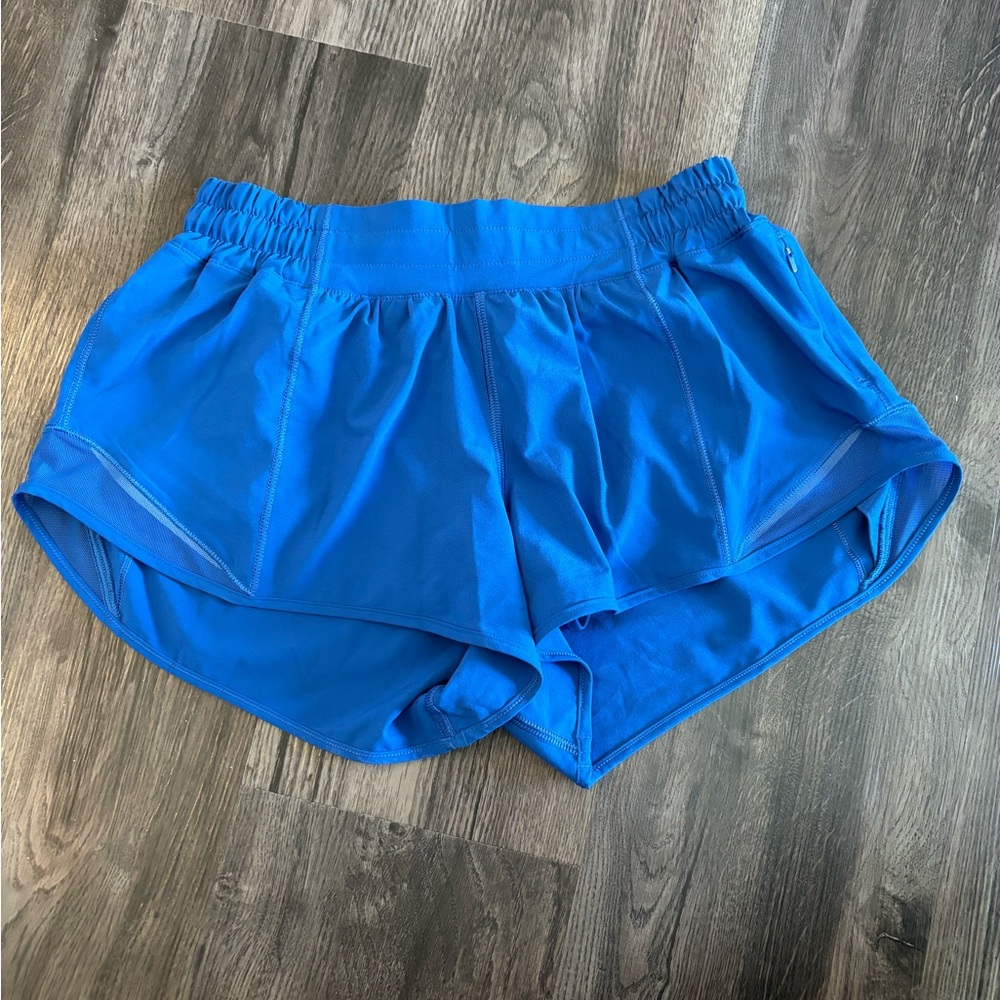 Lululemon Hotty Hot Short Blue size 6 (fits like a 4) 2.5” inseam